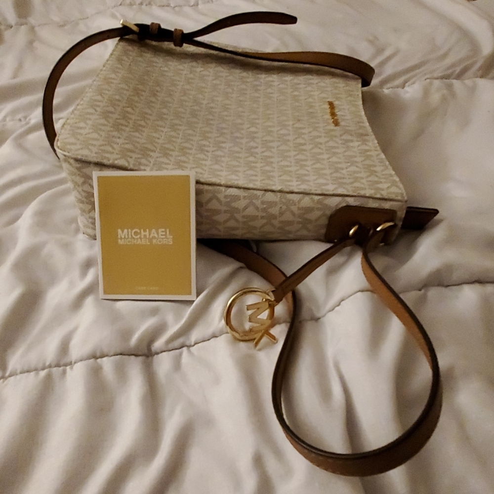 Michael Kors Vanilla White crossbody bag - Picture 5 of 6
